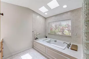 2339 Kings Point Dr, Largo, FL 33774 - Photo 32