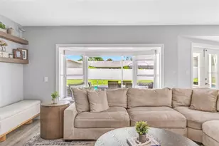 2339 Kings Point Dr, Largo, FL 33774 - Photo 8