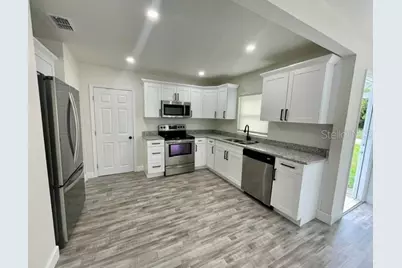 917 E 108th Avenue, Tampa, FL 33612 - Photo 2