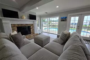 8706 Elmwood Ln, Tampa, FL 33615 - Photo 6