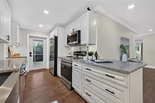 4392 Walnut St NE, Saint Petersburg, FL 33703 - Photo 10