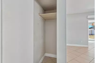 516 64th Street S, Saint Petersburg, FL 33707 - Photo 10