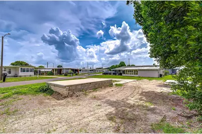 35127 Zephyr Shores Drive, Zephyrhills, FL 33541 - Photo 10
