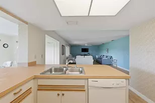 2118 Harleston Pl, Sun City Center, FL 33573 - Photo 14