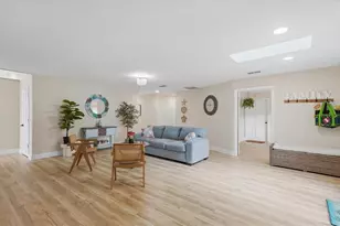 15127 Pennington Rd, Tampa, FL 33624 - Photo 10