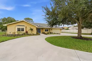 15127 Pennington Rd, Tampa, FL 33624 - Photo 6