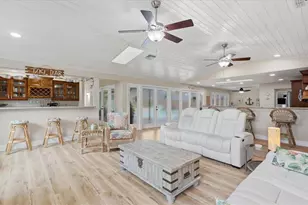15127 Pennington Rd, Tampa, FL 33624 - Photo 22