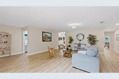 15127 Pennington Road, Tampa, FL 33624 - Photo 8