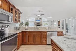 15127 Pennington Rd, Tampa, FL 33624 - Photo 16