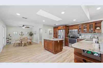 15127 Pennington Road, Tampa, FL 33624 - Photo 12