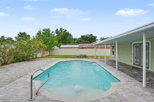 128 Brighton Cir, Auburndale, FL 33823 - Photo 2