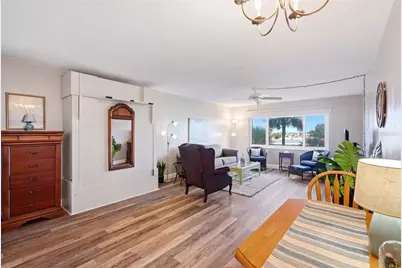 4725 Cove Circle #306, Saint Petersburg, FL 33708 - Photo 10