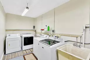 1968 Souvenir Dr, Clearwater, FL 33755 - Photo 36