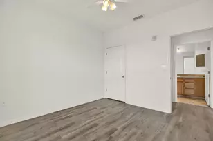 10201 Courtney Palms Blvd, Tampa, FL 33619 - Photo 12