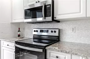 960 Starkey Rd, Largo, FL 33771 - Photo 16