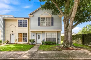 1760 Mill Run Cir, Tampa, FL 33613 - Photo 2