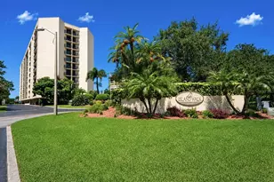 690 Island Way, Clearwater Beach, FL 33767 - Photo 2