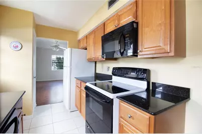 6940 A Sunset Drive S #2C, Saint Petersburg, FL 33707 - Photo 8