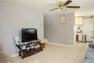 636 Dogwood Ct, Dunedin, FL 34698 - Photo 2