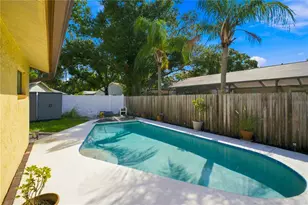 6803 Longpointe Wy, Tampa, FL 33615 - Photo 40