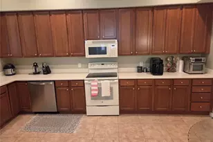 98 S Highland Ave, Tarpon Springs, FL 34689 - Photo 10