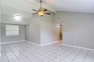 6701 Village Grove Ct, Tampa, FL 33615 - Photo 6