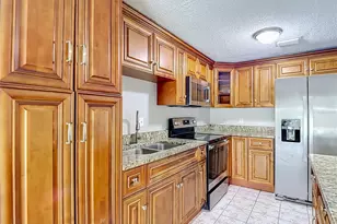 6701 Village Grove Ct, Tampa, FL 33615 - Photo 12
