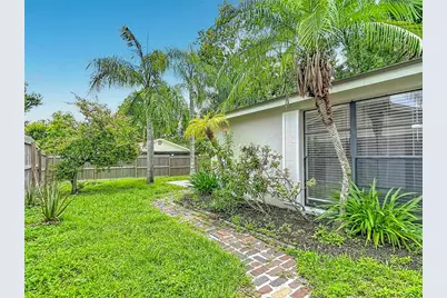 6701 Village Grove Court, Tampa, FL 33615 - Photo 32