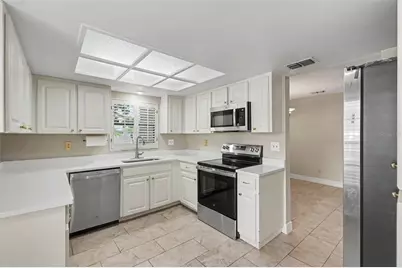 11502 Robles Del Rio Place, Temple Terrace, FL 33617 - Photo 6
