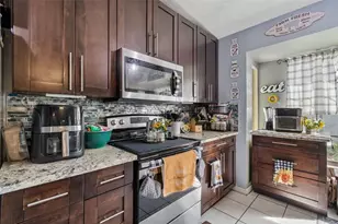 10326 Out Island Dr, Tampa, FL 33615 - Photo 4