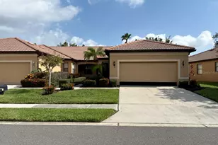 229 Shell Falls Dr, Apollo Beach, FL 33572 - Photo 2