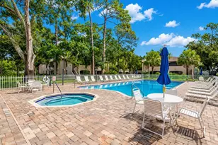 2981 Bonaventure Cir, Palm Harbor, FL 34684 - Photo 2