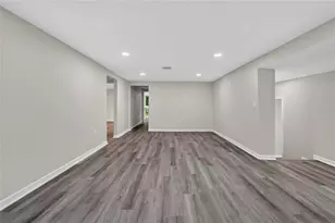 8809 Dyer Rd, Riverview, FL 33578 - Photo 12