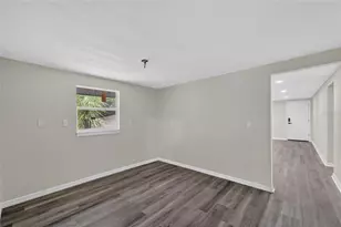 8809 Dyer Rd, Riverview, FL 33578 - Photo 16