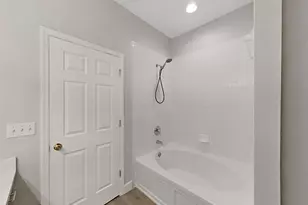 11908 Fern Blossom Dr, Gibsonton, FL 33534 - Photo 38