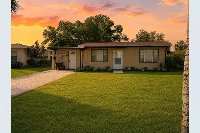1044 58th Avenue N, Saint Petersburg, FL 33703 - Photo 1