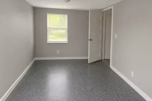 1044 58th Ave N, Saint Petersburg, FL 33703 - Photo 6