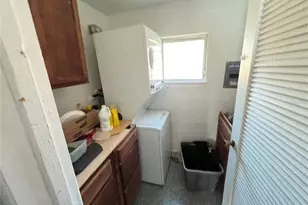 1044 58th Ave N, Saint Petersburg, FL 33703 - Photo 8