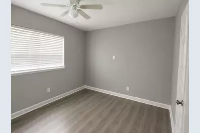 1044 58th Avenue N, Saint Petersburg, FL 33703 - Photo 4