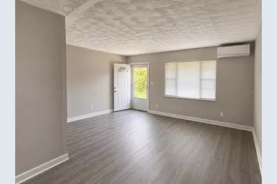 1044 58th Avenue N, Saint Petersburg, FL 33703 - Photo 2