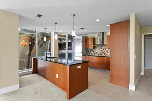 175 1st St S, Saint Petersburg, FL 33701 - Photo 6