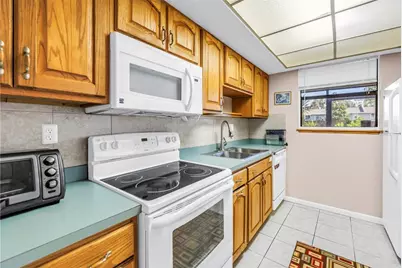 750 N Village Drive N #105, Saint Petersburg, FL 33716 - Photo 8