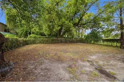 815 E Frierson Avenue, Tampa, FL 33603 - Photo 36