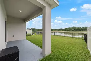 35630 Kinsey Pt, Zephyrhills, FL 33541 - Photo 2