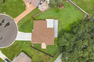 7326 Lehigh Ct, Zephyrhills, FL 33540 - Photo 2