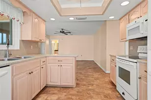 1112 40th Ave NE, Saint Petersburg, FL 33703 - Photo 10