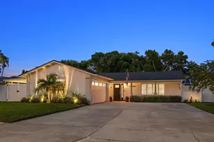 8843 117th St, Seminole, FL 33772 - Photo 2