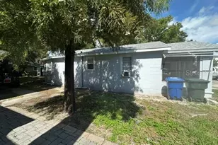 1010 Rosery Rd NW, Largo, FL 33770 - Photo 6