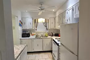 5357 81st St N, Saint Petersburg, FL 33709 - Photo 6