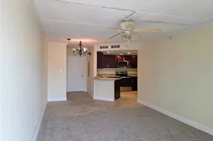 10365 Paradise Blvd, Treasure Island, FL 33706 - Photo 4